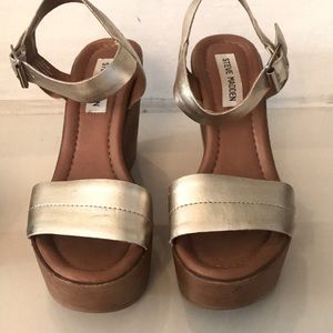 Steve Madden gold wedge platform sandal